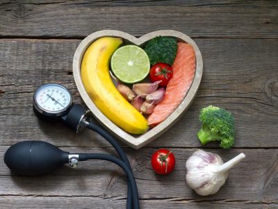 برای کنترل موثر فشار خون، ۷ ماده غذایی را روزانه مصرف کنید