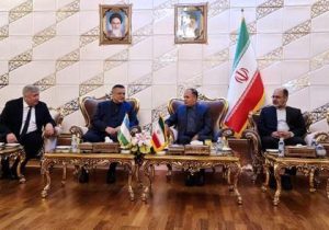 رئیس مجلس قانون‌گذاری ازبکستان وارد تهران شد
