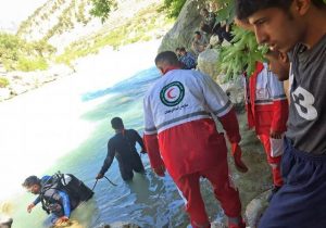 ادامه تلاش ها برای یافتن پیکر جوان غرق شده در رودخانه خرسان