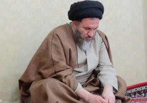 آیت الله ملک حسینی: محمد ناصر نیکبخت با آبرومندی موقعیت‌ها را ترک میکرد