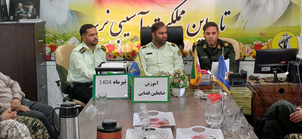 نشست تعاملی فرماندهان بسیج و انتظامی دیشموک و اسفندان با تأکید بر امنیت و مقابله با تهدیدات دشمن