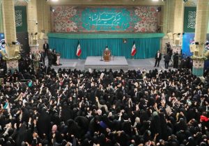 رهبر انقلاب: زن، کارگزار خانه نیست، مدیر است