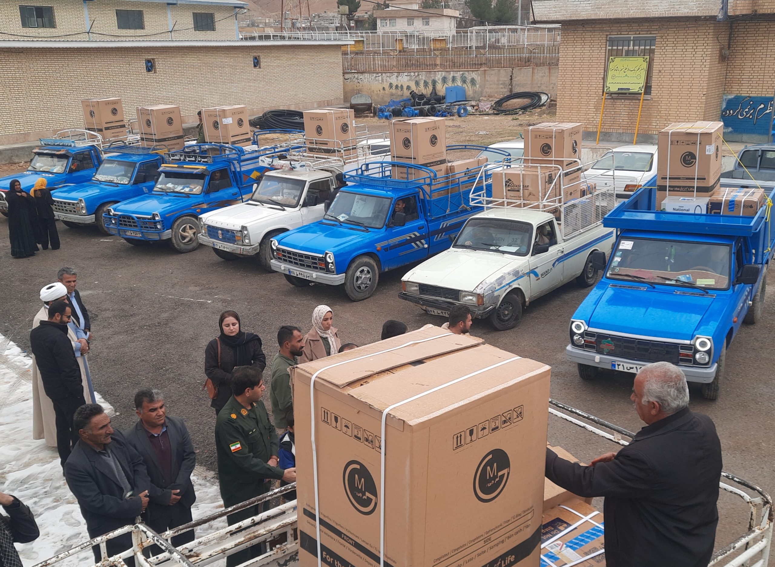 اهدای ۸سری جهیزیه به نوعروسان دیشموکی در روز ولادت امام اول شیعیان و سالگرد شهید سلیمانی+فیلم/عکس اهدای ۸سری جهیزیه به نوعروسان دیشموکی در روز ولادت امام اول شیعیان و سالگرد شهید سلیمانی+فیلم/عکس