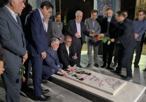 تجدید میثاق وزیر فرهنگ و ارشاد اسلامی با شهدای گمنام در استانداری کهگیلویه و بویراحمد