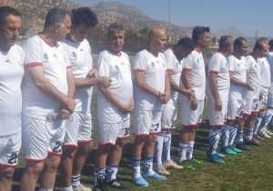 دیدار پیشکسوتان دیشموک و تیم ملی فوتبال در دیشموک/اقدام بی‌نظیری ورزشی بعد از انقلاب در دیشموک+تصاویر