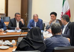 برگزاری نشست فشرده ۵ ساعته سید محمدموحد، مجمع نمایندگان و استاندار برای رفع مشکلات کهگیلویه بزرگ