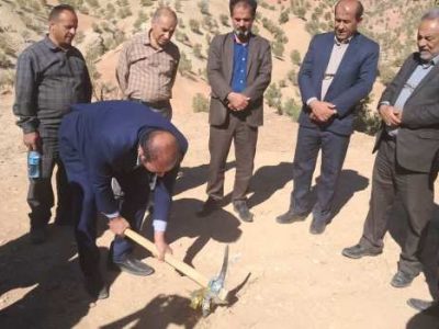 آئین کلنگ‌زنی مدرسه ۳کلاسه روستای ده احمد/ جهانگیر اژدر مدیری با تدبیر در بهمئی سردسیر+تصاویر